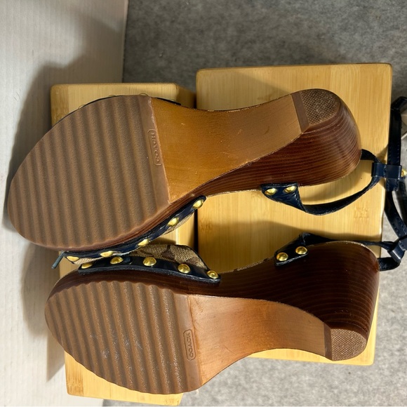 COACH Betsy Jacquard Wood Wedge Heel Peep Toe Platform Sandals Sz 6.5 - Picture 5 of 5